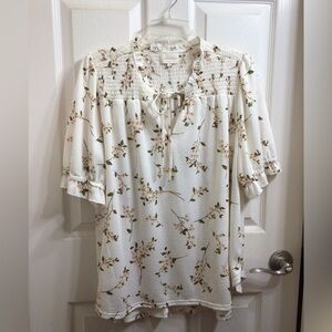 Flowered comfy blouse